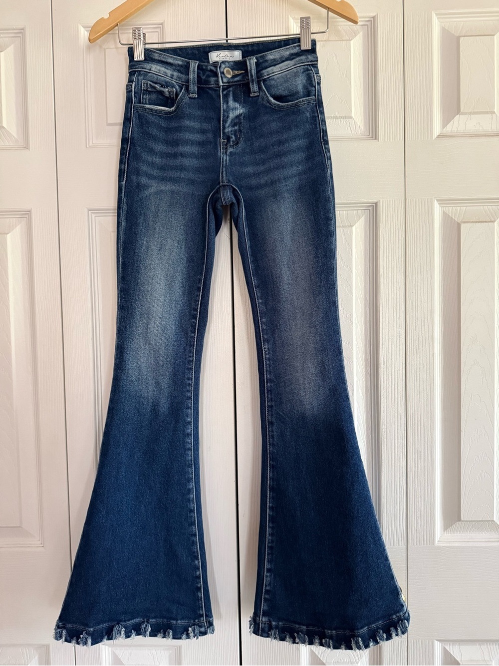 Kancan signature mid rise flare jean size 23/L31